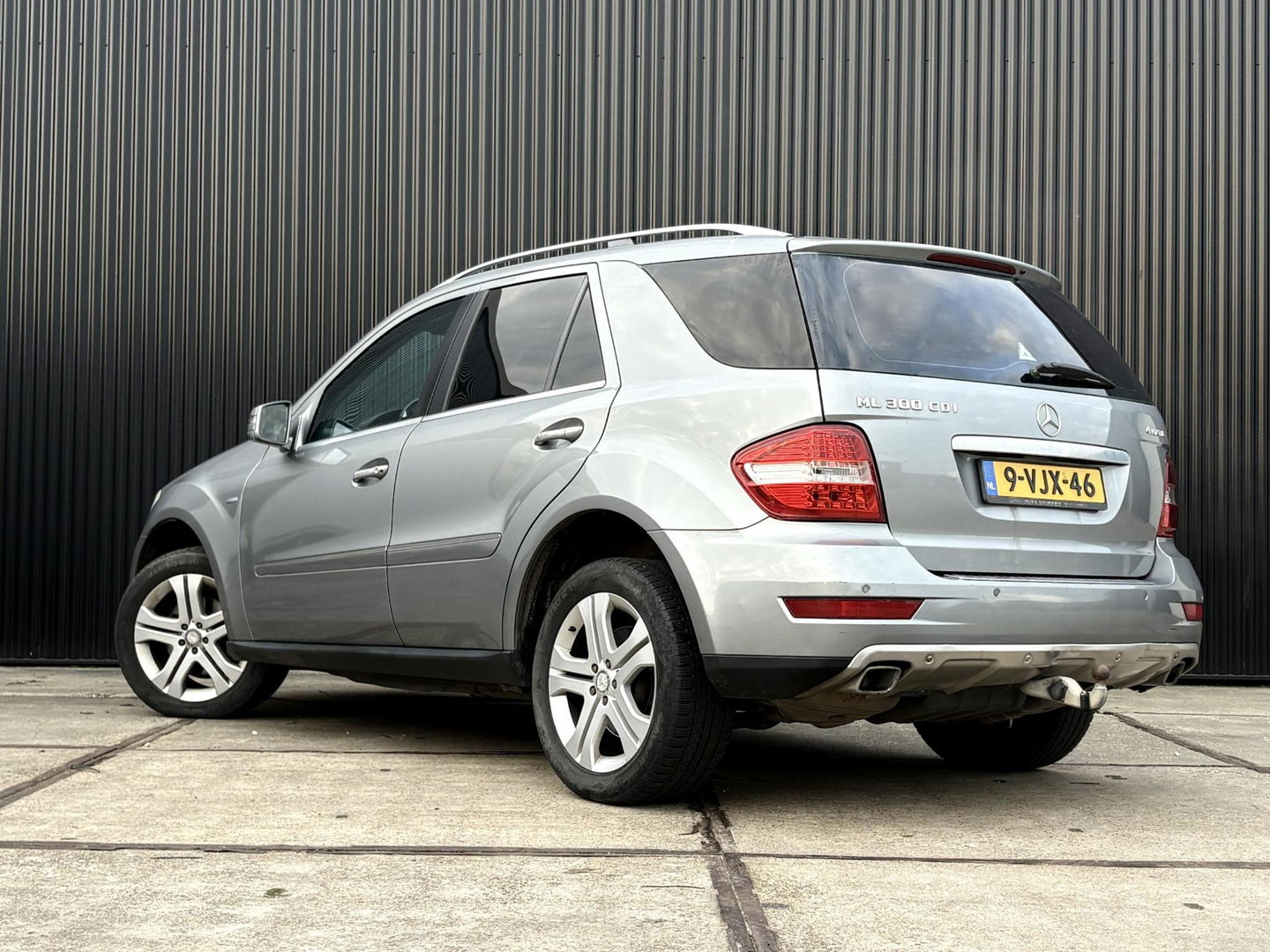 Mercedes-Benz M-Klasse ML 300 V6 205 PK AUT | 3500KG TREKHAAK | AIRMATIC LUCHTVERING | 4MATIC