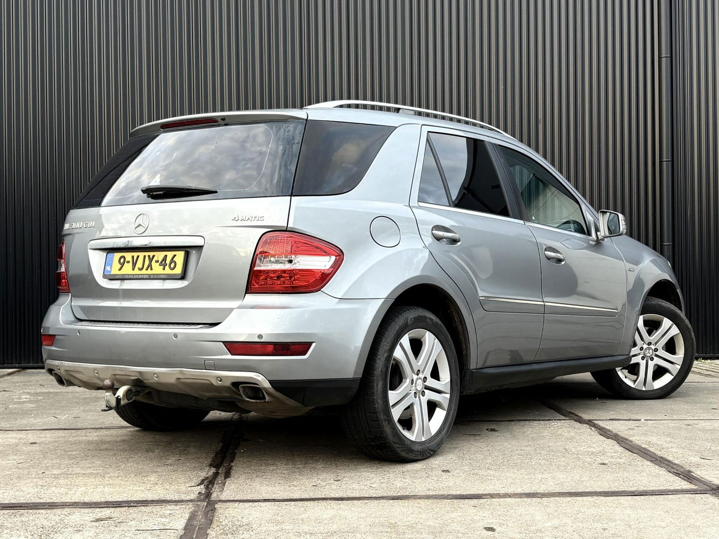 Mercedes-Benz M-Klasse ML 300 V6 205 PK AUT | 3500KG TREKHAAK | AIRMATIC LUCHTVERING | 4MATIC