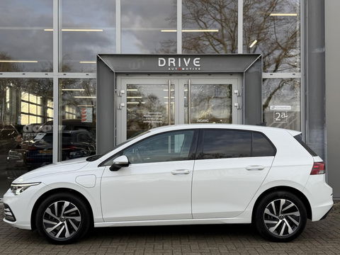 Volkswagen Golf 1.4 eHybrid Style |SOH97%|Carplay|ACC|ErgoActive|Allseason
