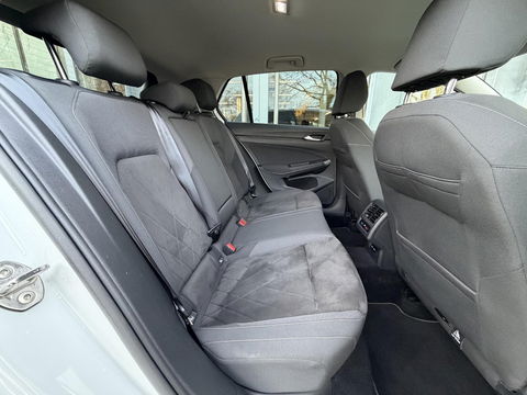 Volkswagen Golf 1.4 eHybrid Style |SOH97%|Carplay|ACC|ErgoActive|Allseason