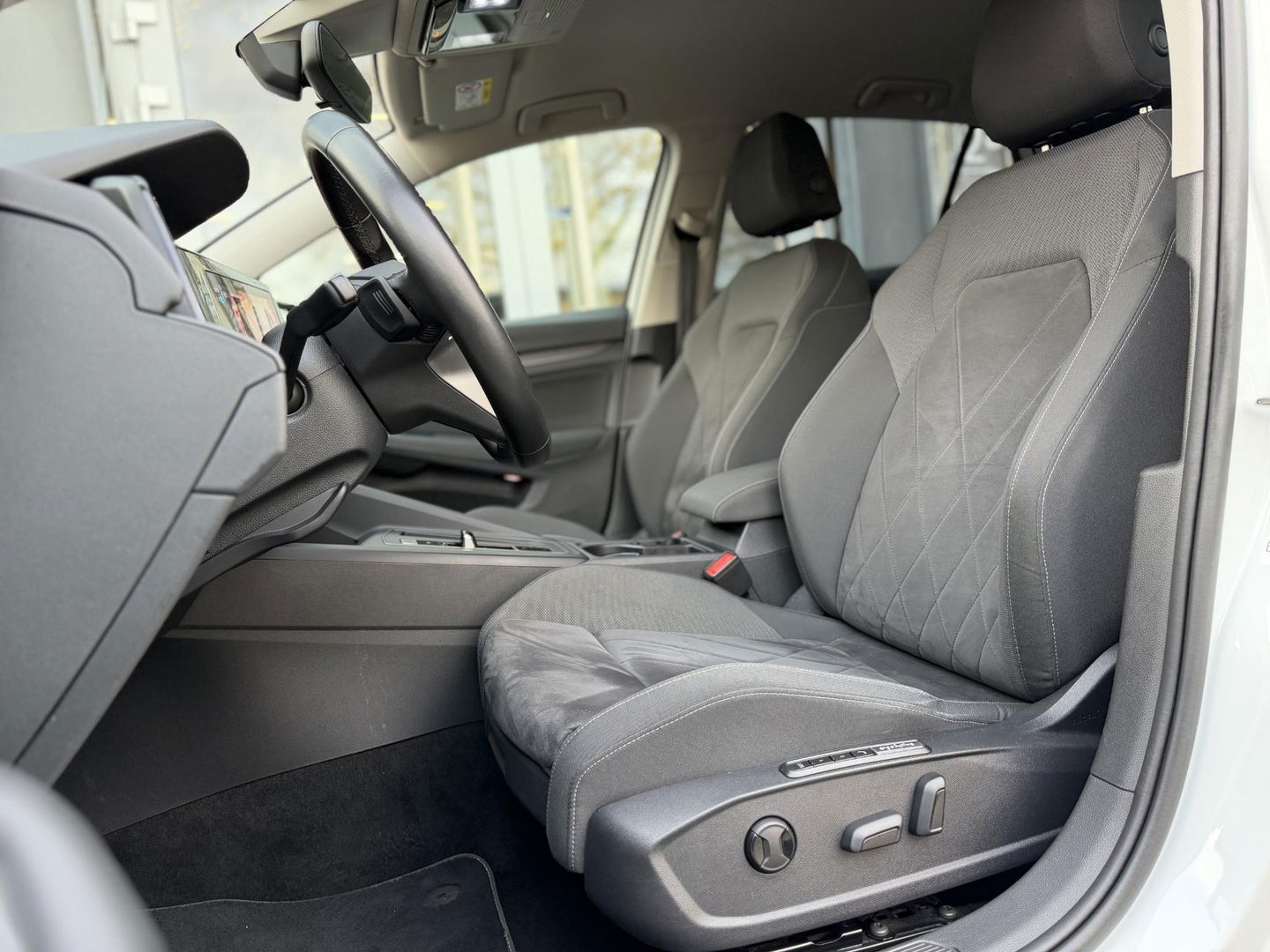 Volkswagen Golf 1.4 eHybrid Style |SOH97%|Carplay|ACC|ErgoActive|Allseason