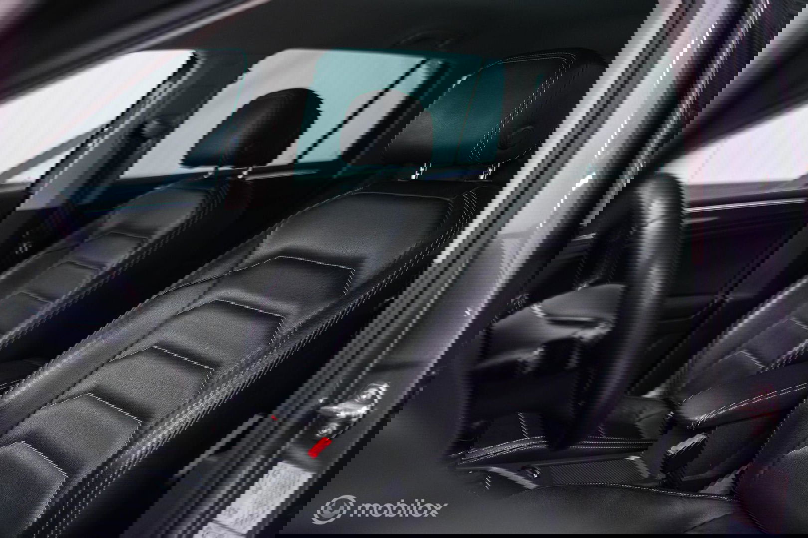 Volkswagen Tiguan 1.4 TSI ACT Highline DSG | LED | Adaptive | Trekhaak | Virtual Cockpit | Stoelverwarming | NAP NL auto |