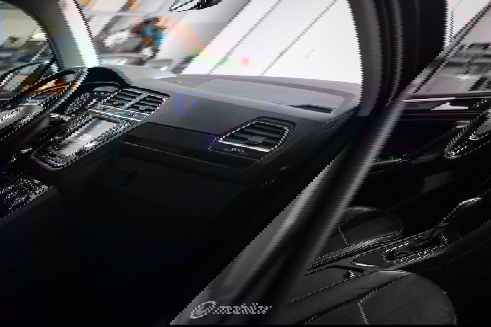 Volkswagen Tiguan 1.4 TSI ACT Highline DSG | LED | Adaptive | Trekhaak | Virtual Cockpit | Stoelverwarming | NAP NL auto |