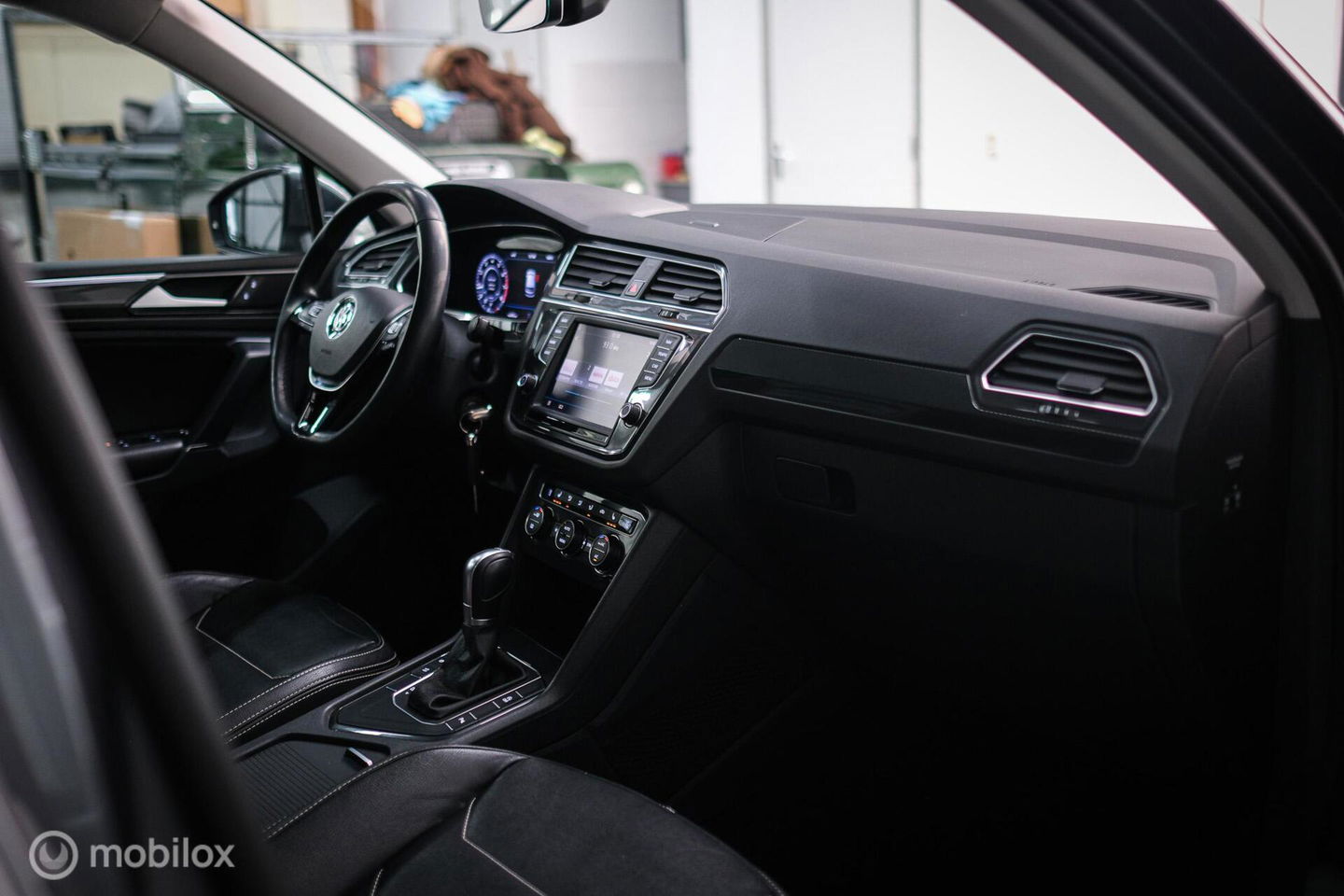 Volkswagen Tiguan 1.4 TSI ACT Highline DSG | LED | Adaptive | Trekhaak | Virtual Cockpit | Stoelverwarming | NAP NL auto |