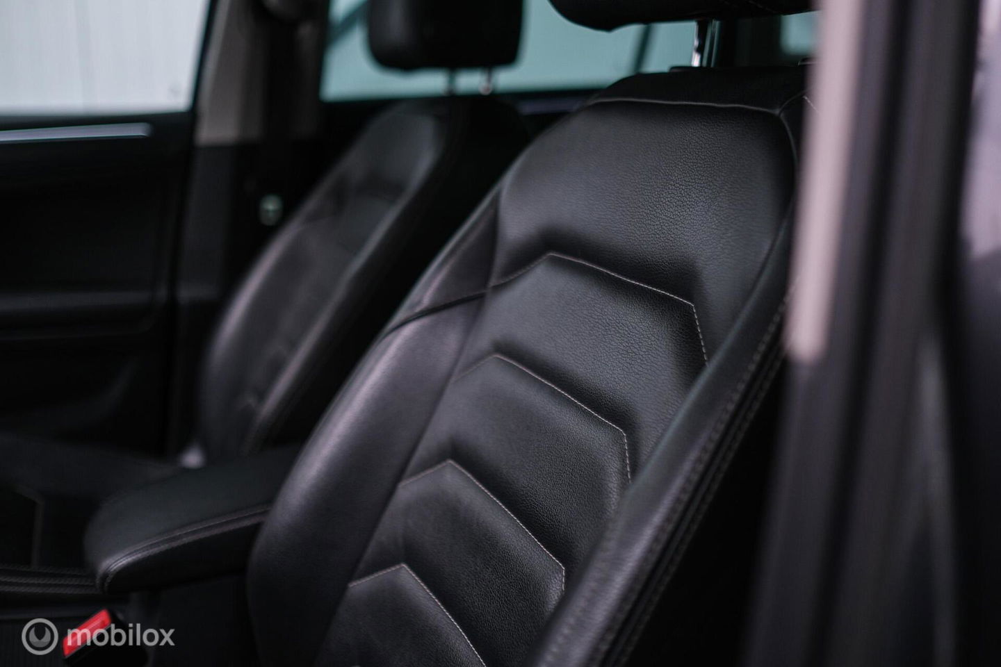 Volkswagen Tiguan 1.4 TSI ACT Highline DSG | LED | Adaptive | Trekhaak | Virtual Cockpit | Stoelverwarming | NAP NL auto |