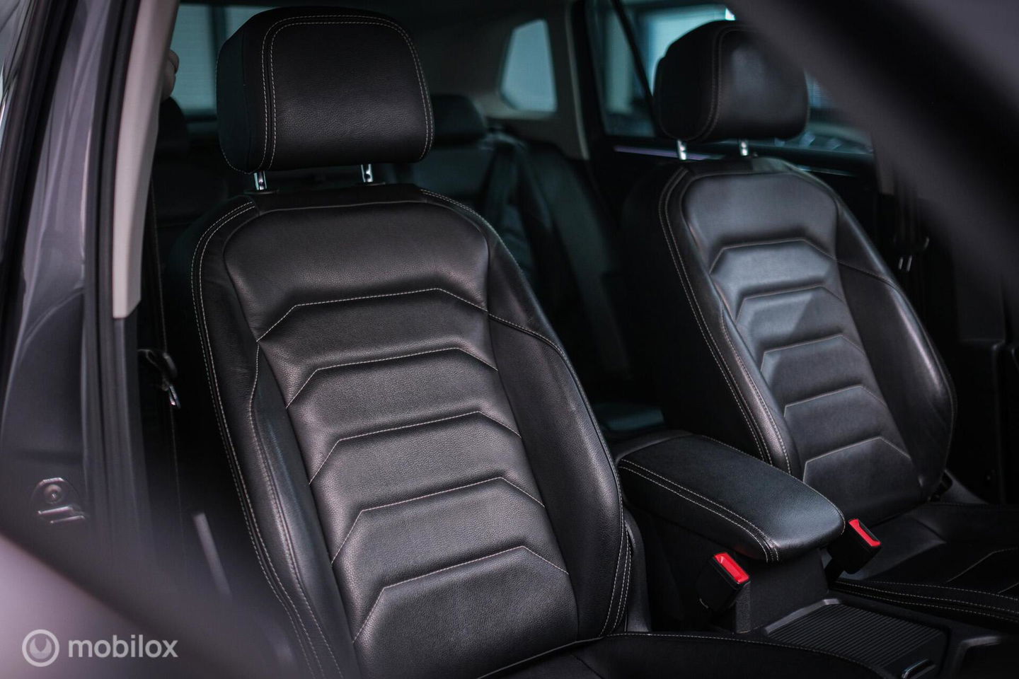 Volkswagen Tiguan 1.4 TSI ACT Highline DSG | LED | Adaptive | Trekhaak | Virtual Cockpit | Stoelverwarming | NAP NL auto |