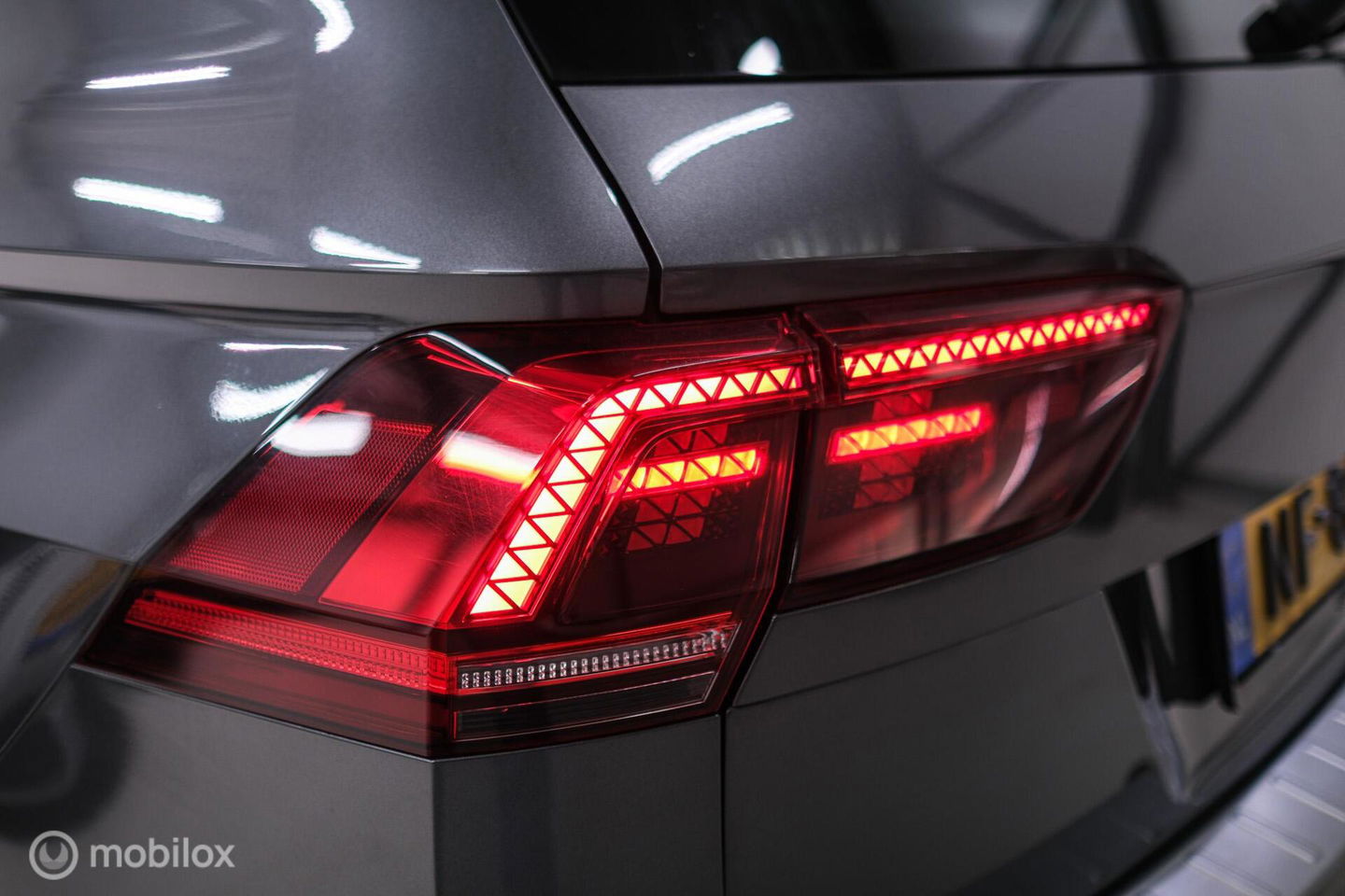 Volkswagen Tiguan 1.4 TSI ACT Highline DSG | LED | Adaptive | Trekhaak | Virtual Cockpit | Stoelverwarming | NAP NL auto |