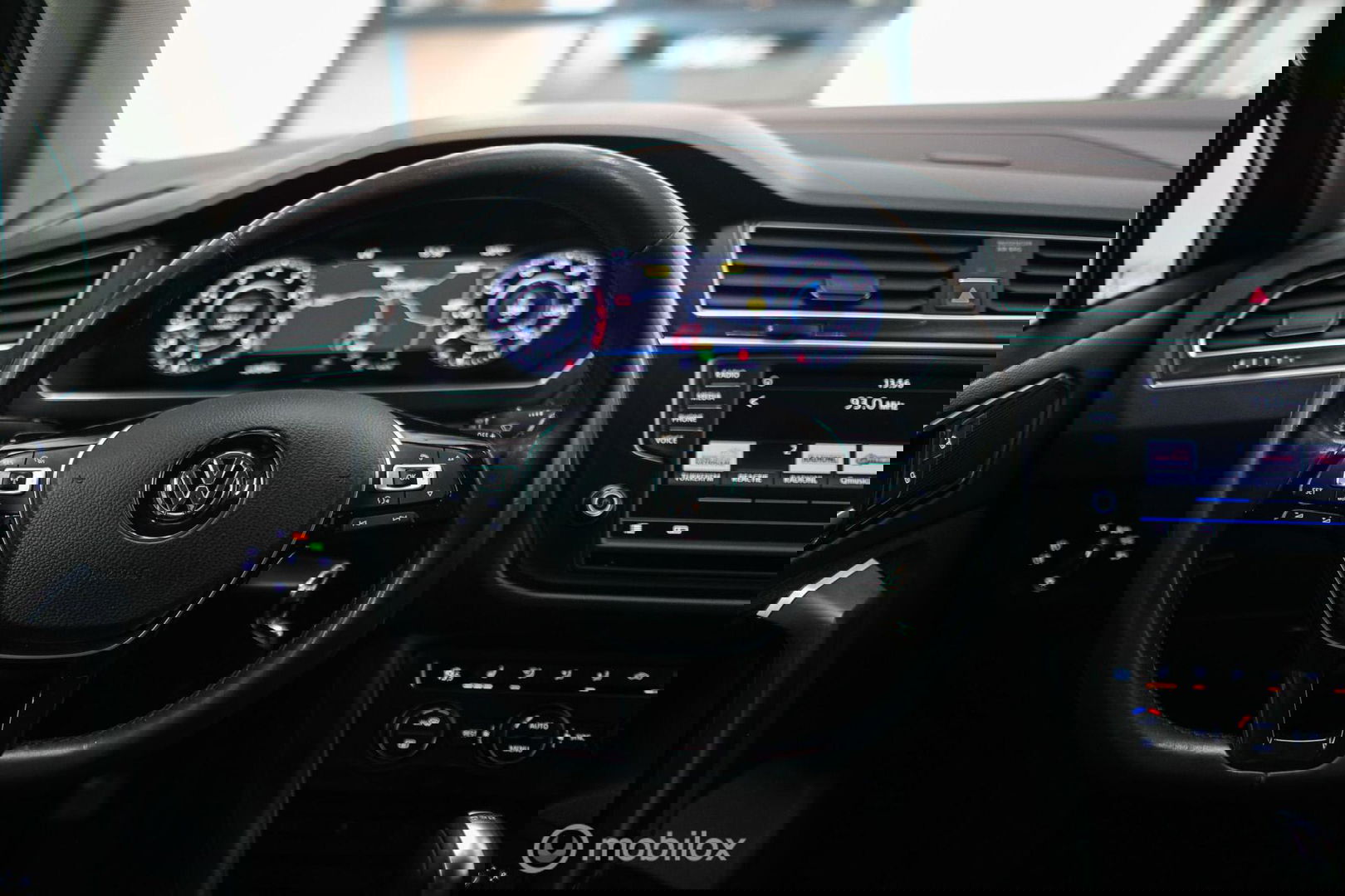 Volkswagen Tiguan 1.4 TSI ACT Highline DSG | LED | Adaptive | Trekhaak | Virtual Cockpit | Stoelverwarming | NAP NL auto |