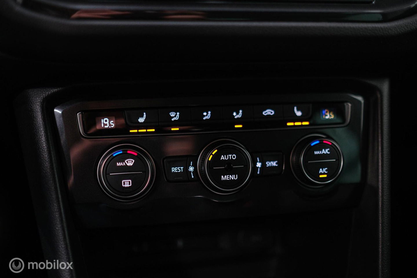 Volkswagen Tiguan 1.4 TSI ACT Highline DSG | LED | Adaptive | Trekhaak | Virtual Cockpit | Stoelverwarming | NAP NL auto |