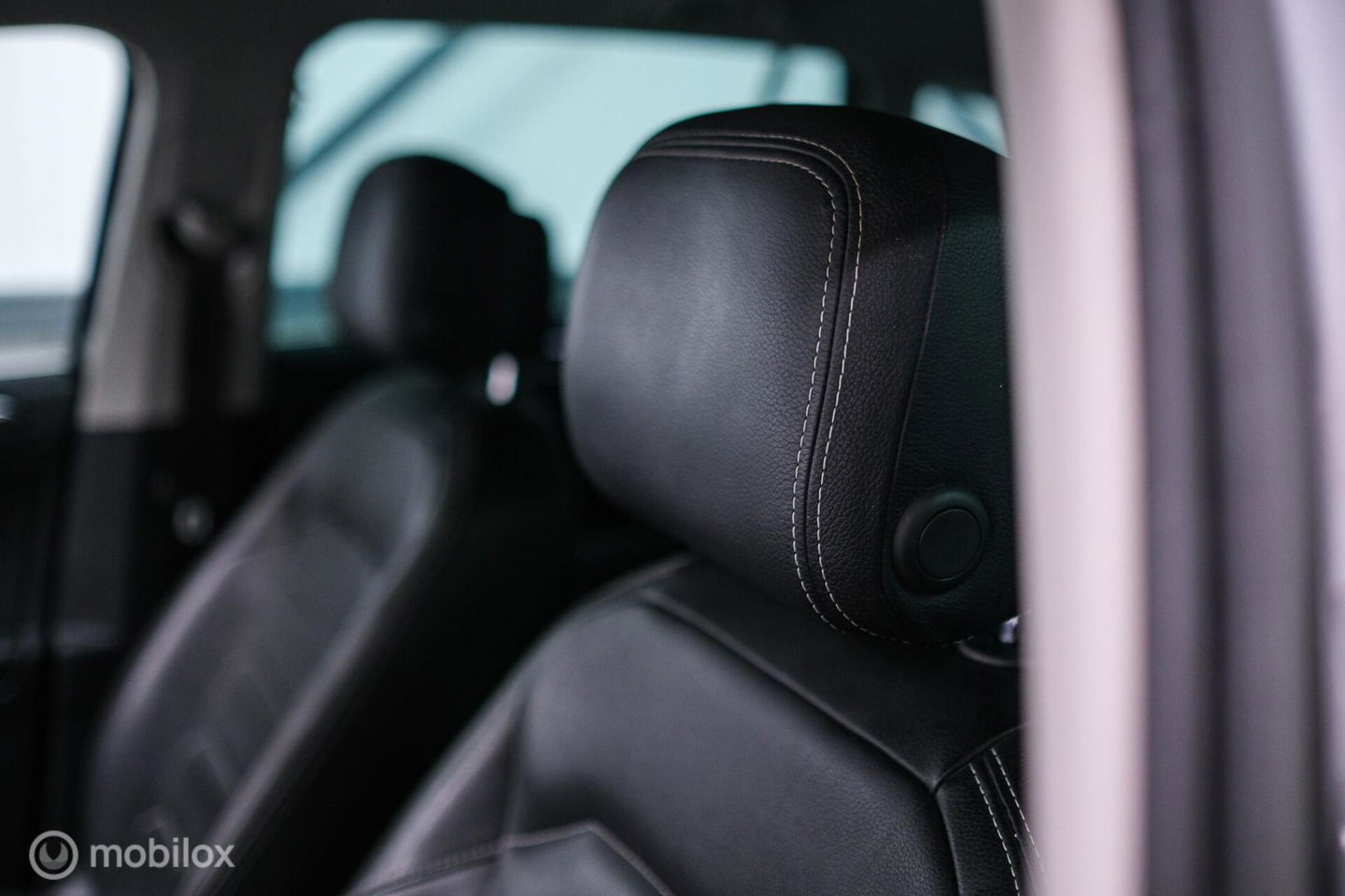 Volkswagen Tiguan 1.4 TSI ACT Highline DSG | LED | Adaptive | Trekhaak | Virtual Cockpit | Stoelverwarming | NAP NL auto |