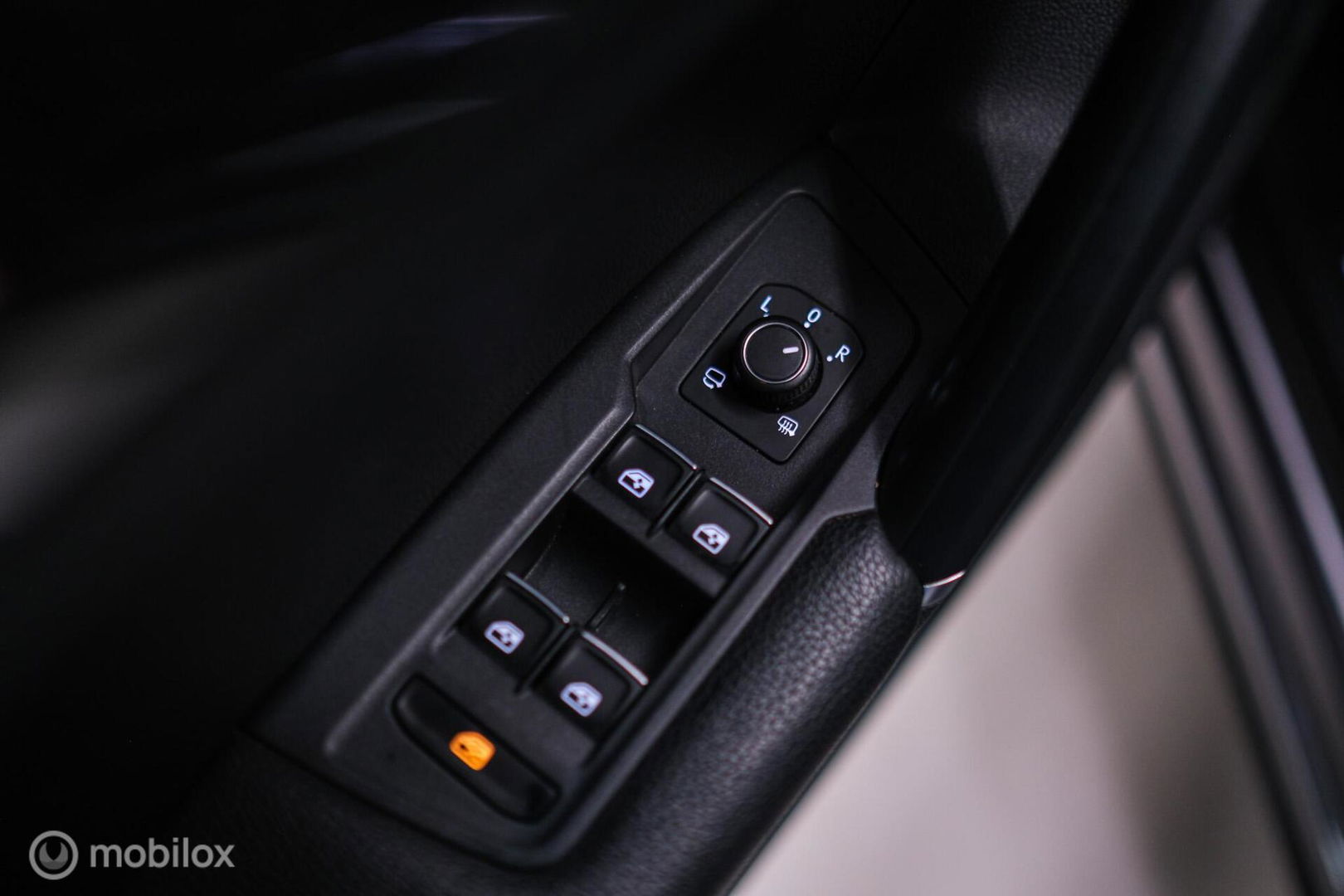 Volkswagen Tiguan 1.4 TSI ACT Highline DSG | LED | Adaptive | Trekhaak | Virtual Cockpit | Stoelverwarming | NAP NL auto |