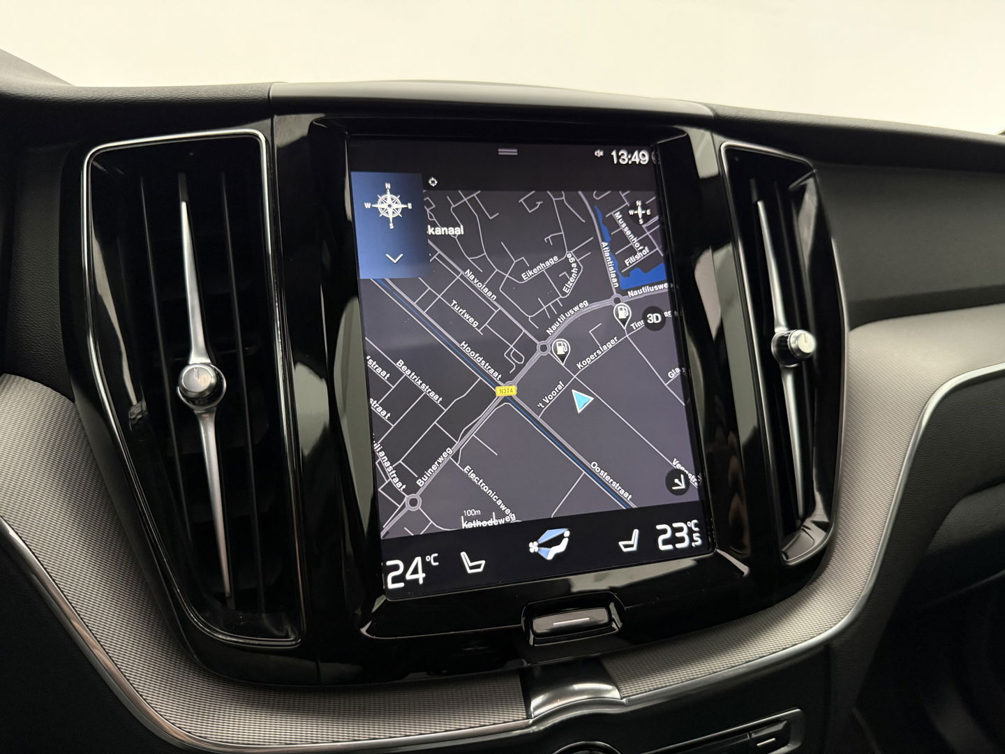 Volvo XC60 2.0 T8 Twin Engine AWD R-design | SOH 86% | Pano | Memory | Virtual | Sfeer | Camera | Adap. Cruise | Stoelverw. | Carplay