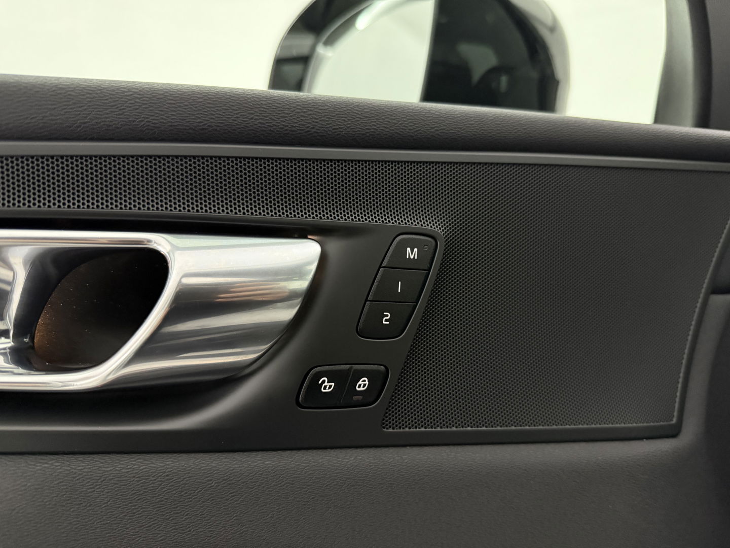 Volvo XC60 2.0 T8 Twin Engine AWD R-design | SOH 86% | Pano | Memory | Virtual | Sfeer | Camera | Adap. Cruise | Stoelverw. | Carplay