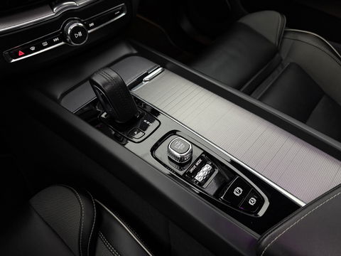 Volvo XC60 2.0 T8 Twin Engine AWD R-design | SOH 86% | Pano | Memory | Virtual | Sfeer | Camera | Adap. Cruise | Stoelverw. | Carplay