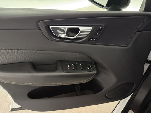 Volvo XC60 2.0 T8 Twin Engine AWD R-design | SOH 86% | Pano | Memory | Virtual | Sfeer | Camera | Adap. Cruise | Stoelverw. | Carplay