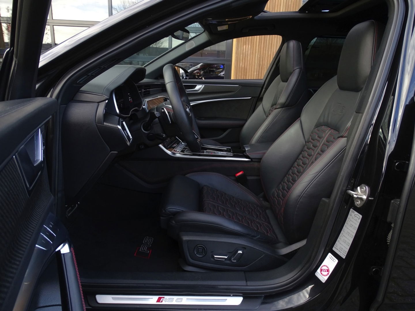 Audi RS6 Avant TFSI V8 731PK quattro carbon / B&O / Laser