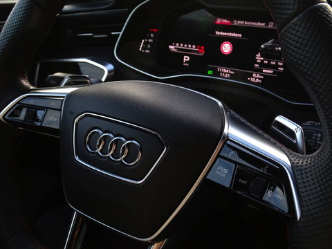 Audi RS6 Avant TFSI V8 731PK quattro carbon / B&O / Laser