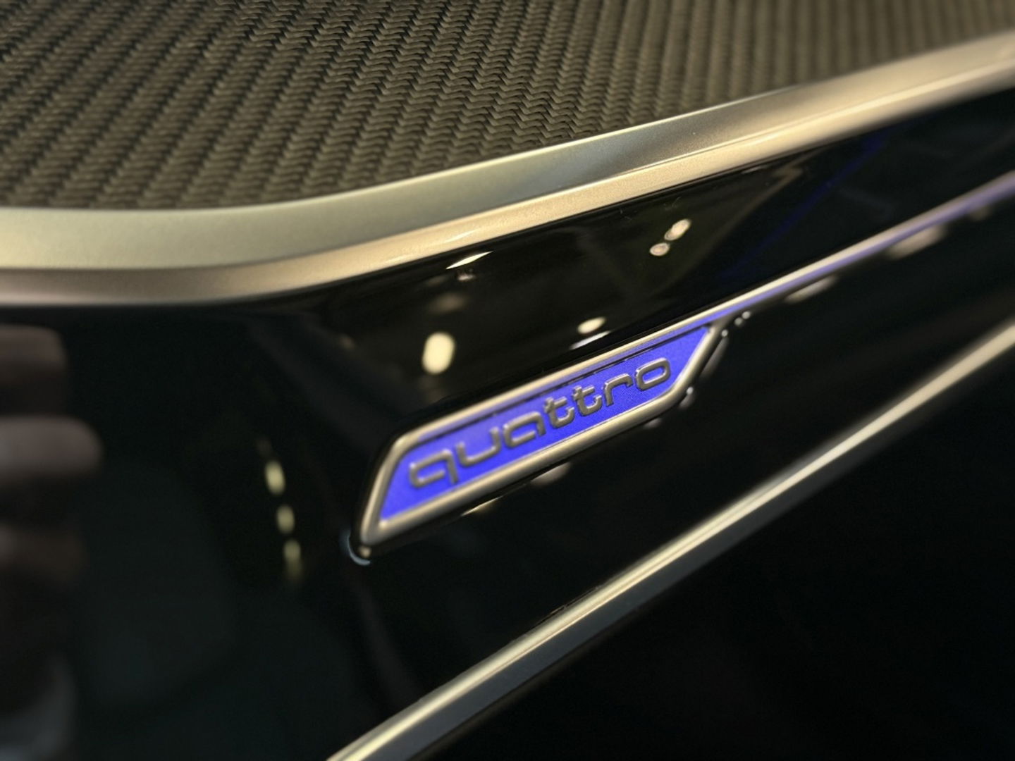 Audi RS6 Avant TFSI V8 731PK quattro carbon / B&O / Laser