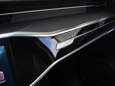 Audi RS6 Avant TFSI V8 731PK quattro carbon / B&O / Laser