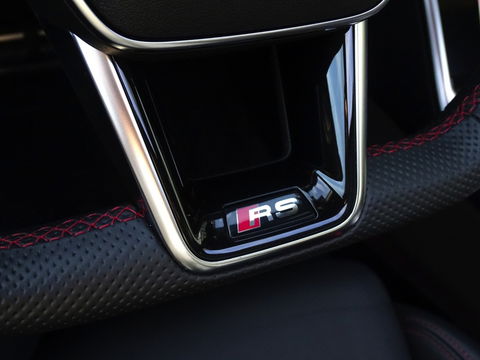 Audi RS6 Avant TFSI V8 731PK quattro carbon / B&O / Laser