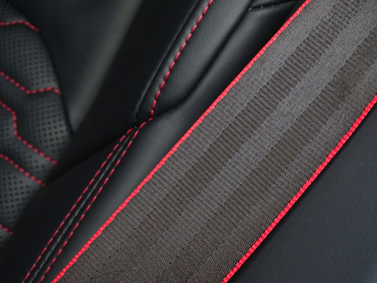 Audi RS6 Avant TFSI V8 731PK quattro carbon / B&O / Laser