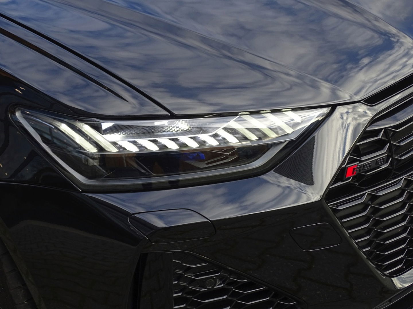 Audi RS6 Avant TFSI V8 731PK quattro carbon / B&O / Laser