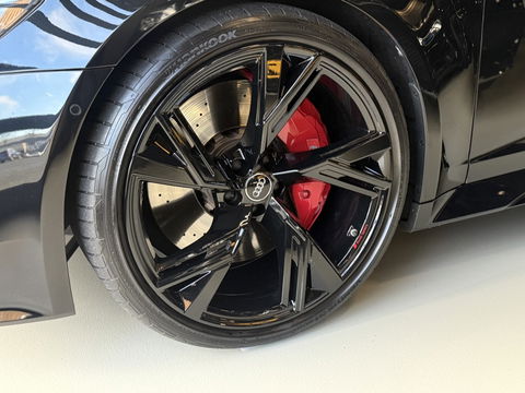 Audi RS6 Avant TFSI V8 731PK quattro carbon / B&O / Laser