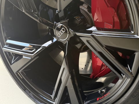 Audi RS6 Avant TFSI V8 731PK quattro carbon / B&O / Laser