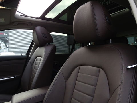 BMW 3 Serie Touring 330e xDr. 292PK / High Executive / ACC / Laser