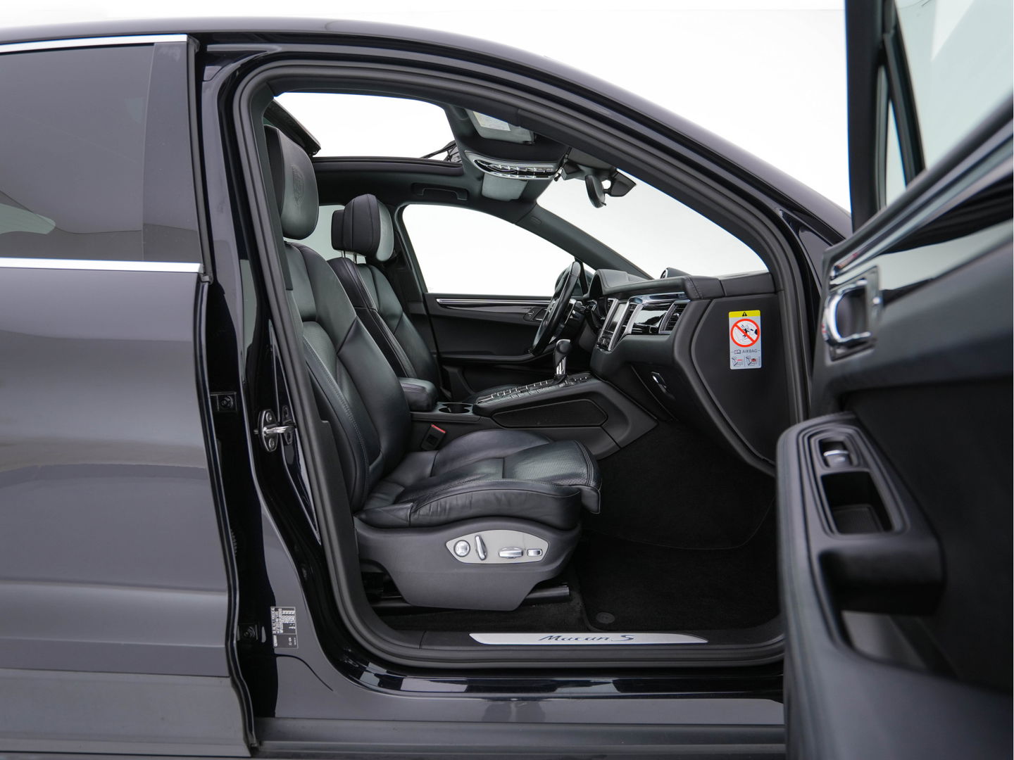 Porsche Macan 3.0 S Aut. *PANO | LUXURY-LEATHER | XENON | SPORT-CHRONO-PACK | MEMORY-PACK | BOSE-SOUND | AIR-SUSPENSION | HEATED-COMFORTSEATS | CAMERA | NAVI-FULLMAP | PRIVACY-GLASS | SHIFT-PADDLES | 21''ALU*