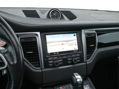 Porsche Macan 3.0 S Aut. *PANO | LUXURY-LEATHER | XENON | SPORT-CHRONO-PACK | MEMORY-PACK | BOSE-SOUND | AIR-SUSPENSION | HEATED-COMFORTSEATS | CAMERA | NAVI-FULLMAP | PRIVACY-GLASS | SHIFT-PADDLES | 21''ALU*