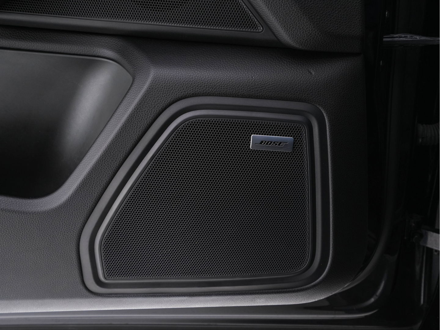 Porsche Macan 3.0 S Aut. *PANO | LUXURY-LEATHER | XENON | SPORT-CHRONO-PACK | MEMORY-PACK | BOSE-SOUND | AIR-SUSPENSION | HEATED-COMFORTSEATS | CAMERA | NAVI-FULLMAP | PRIVACY-GLASS | SHIFT-PADDLES | 21''ALU*