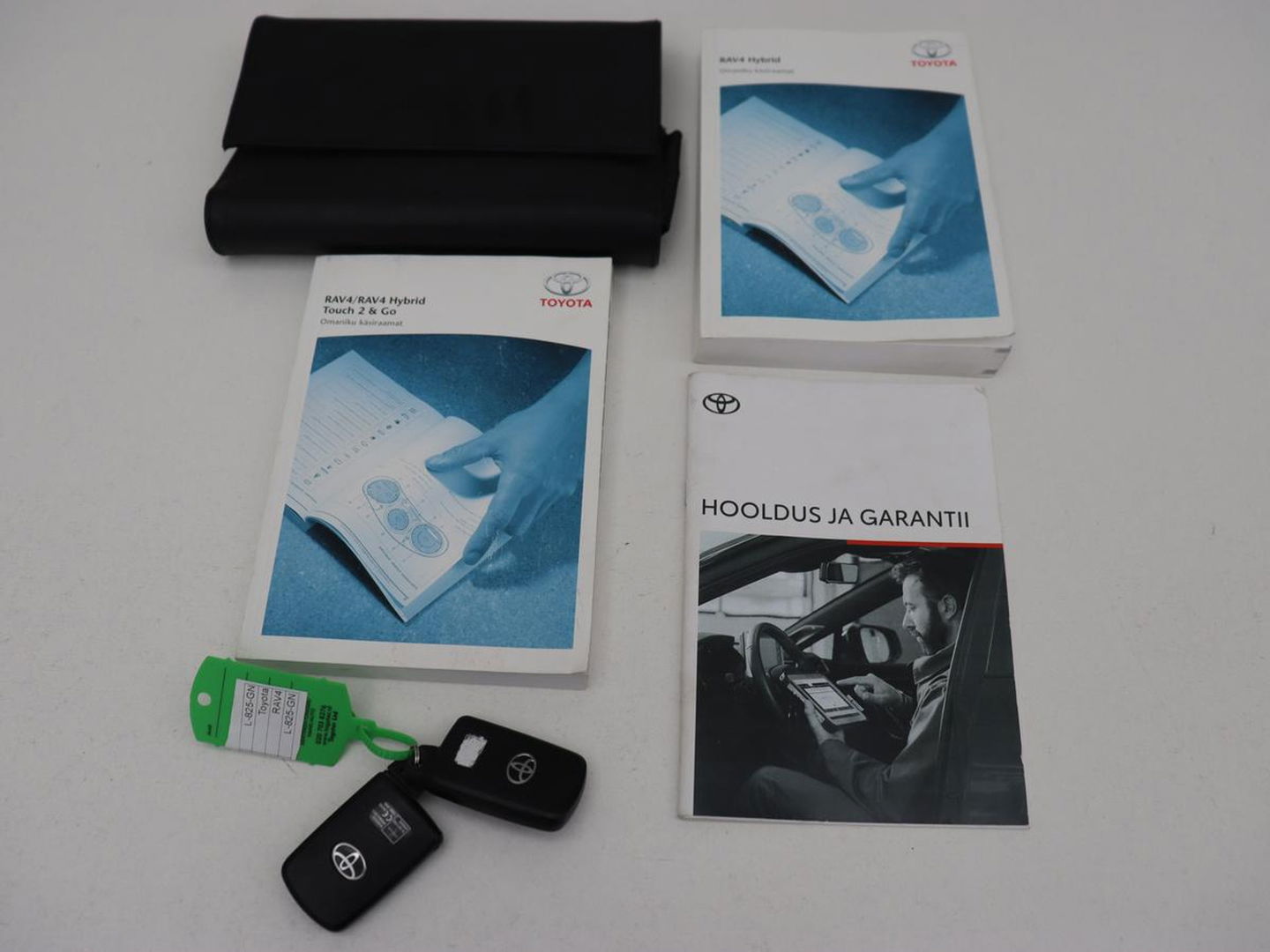 Toyota RAV4 2.5 Hybrid AWD Dynamic | Stoel & stuurverwarming | Adaptive cruise | Trekhaak | Camera | Navigatie | Climate control | Bluetooth