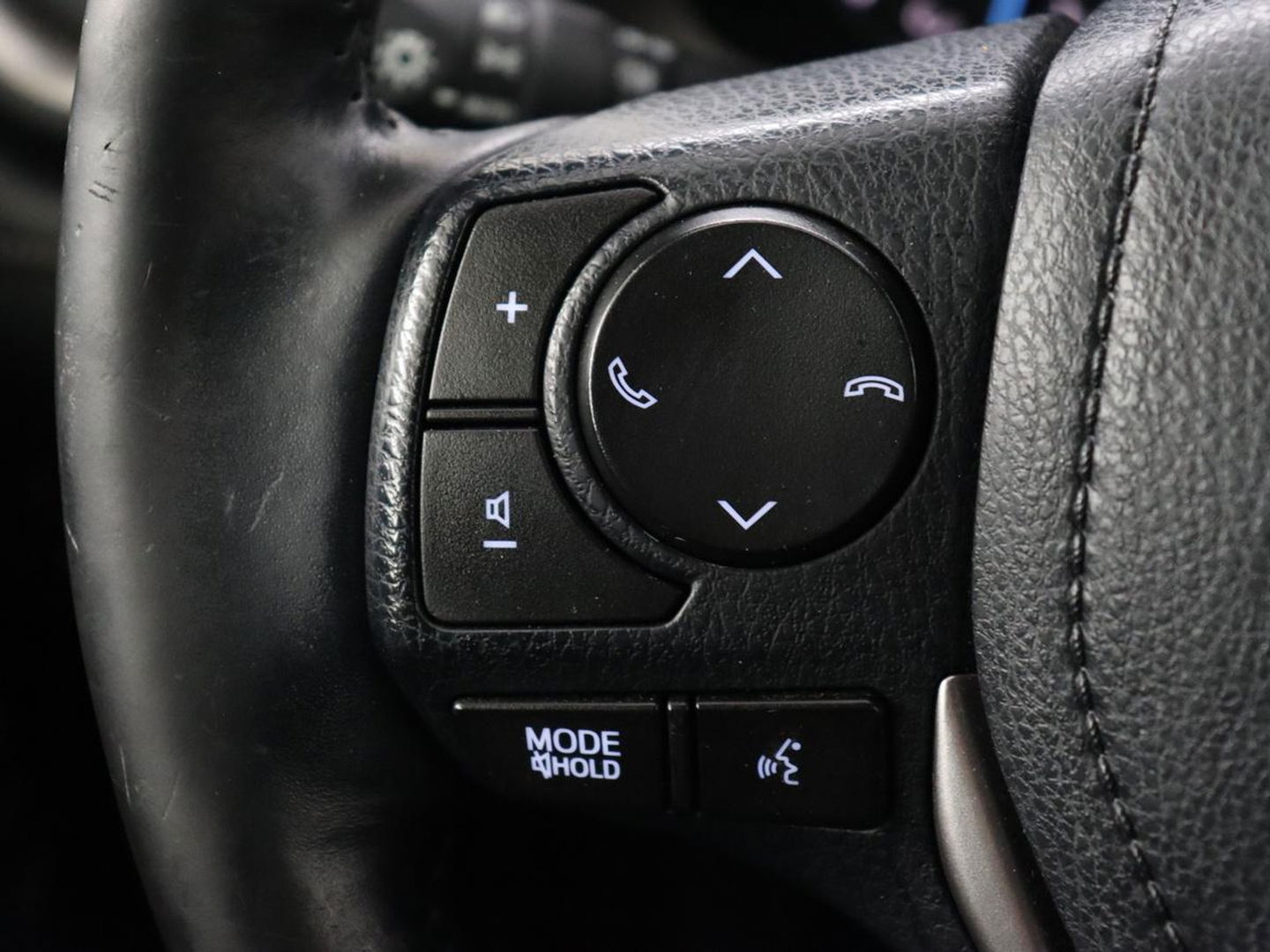 Toyota RAV4 2.5 Hybrid AWD Dynamic | Stoel & stuurverwarming | Adaptive cruise | Trekhaak | Camera | Navigatie | Climate control | Bluetooth