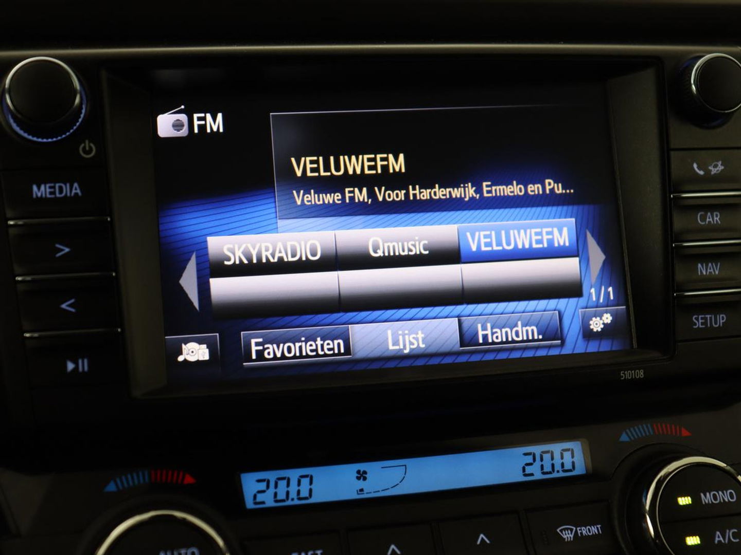 Toyota RAV4 2.5 Hybrid AWD Dynamic | Stoel & stuurverwarming | Adaptive cruise | Trekhaak | Camera | Navigatie | Climate control | Bluetooth