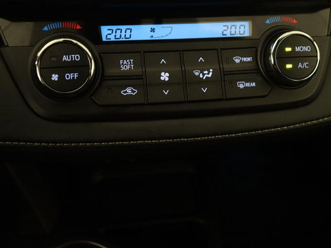 Toyota RAV4 2.5 Hybrid AWD Dynamic | Stoel & stuurverwarming | Adaptive cruise | Trekhaak | Camera | Navigatie | Climate control | Bluetooth