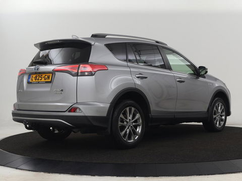 Toyota RAV4 2.5 Hybrid AWD Dynamic | Stoel & stuurverwarming | Adaptive cruise | Trekhaak | Camera | Navigatie | Climate control | Bluetooth