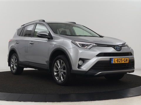 Toyota RAV4 2.5 Hybrid AWD Dynamic | Stoel & stuurverwarming | Adaptive cruise | Trekhaak | Camera | Navigatie | Climate control | Bluetooth