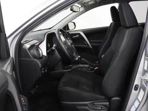 Toyota RAV4 2.5 Hybrid AWD Dynamic | Stoel & stuurverwarming | Adaptive cruise | Trekhaak | Camera | Navigatie | Climate control | Bluetooth