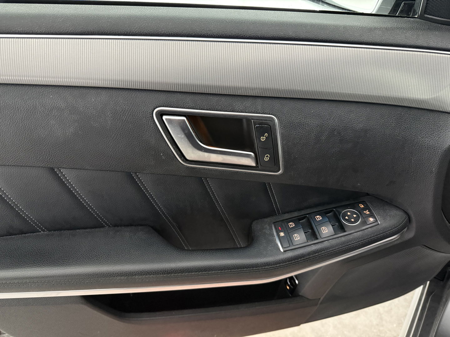 Mercedes-Benz E-Klasse 200 CDI Ambition Avantgarde | Export | Camera | Clima | Stoelverw. | Leder | Cruise | Navi | NAP