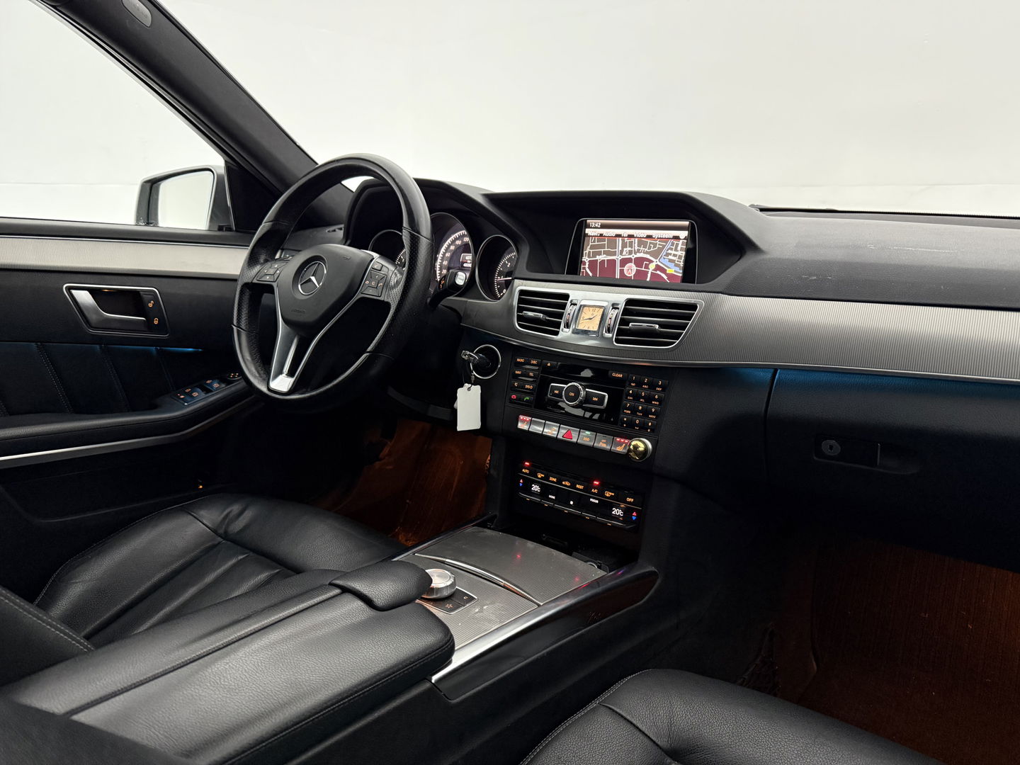 Mercedes-Benz E-Klasse 200 CDI Ambition Avantgarde | Export | Camera | Clima | Stoelverw. | Leder | Cruise | Navi | NAP