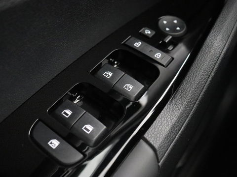 Kia Sportage 1.6 T-GDI Plug-in Hybrid AWD DynamicLine | Adaptive cruise | Carplay | Camera | Climate control | Navigatie | Digital Cockpit | PHEV