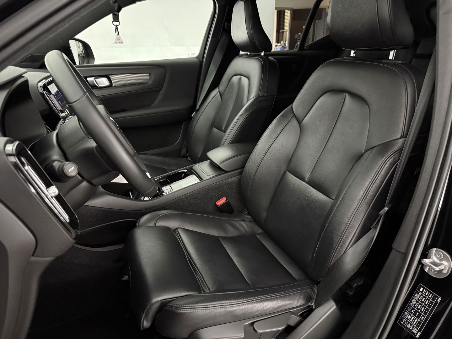 Volvo XC40 Recharge Twin Plus 408PK 78 kWh | SOH 94% | Snelladen | Camera | Adap. Cruise | Stoel/Stuur verw. | Trekh. | Carplay | Keyless