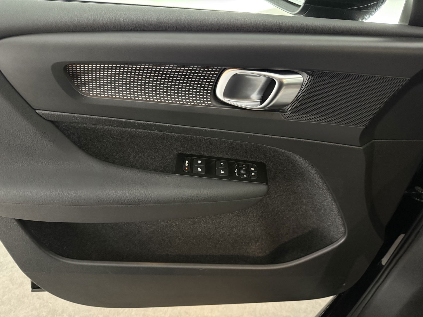 Volvo XC40 Recharge Twin Plus 408PK 78 kWh | SOH 94% | Snelladen | Camera | Adap. Cruise | Stoel/Stuur verw. | Trekh. | Carplay | Keyless