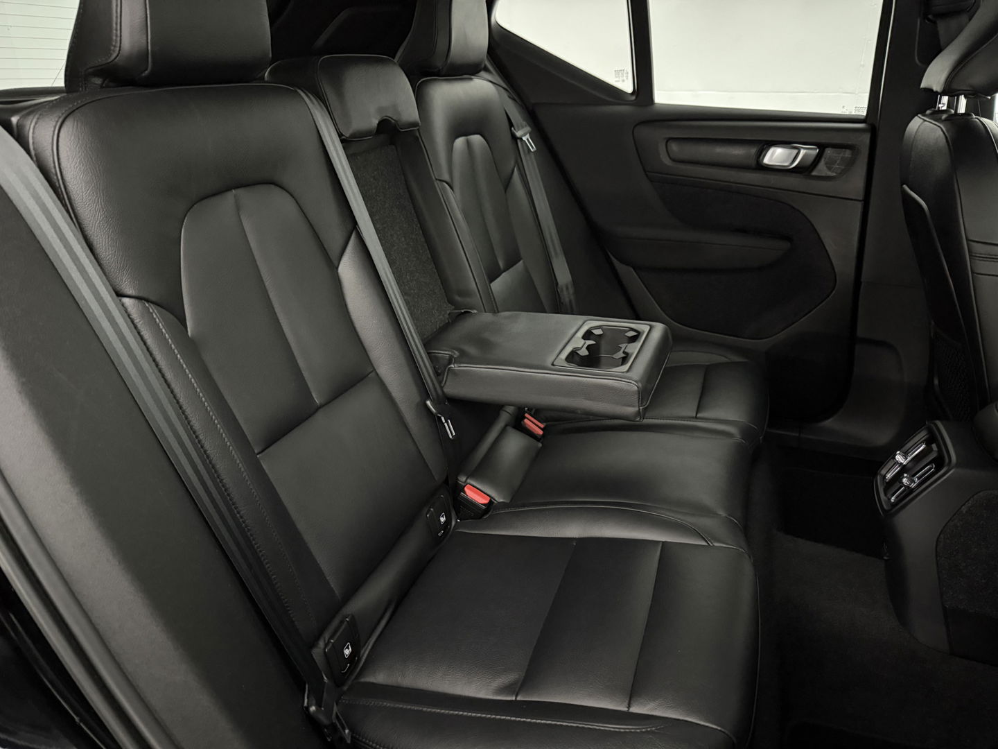 Volvo XC40 Recharge Twin Plus 408PK 78 kWh | SOH 94% | Snelladen | Camera | Adap. Cruise | Stoel/Stuur verw. | Trekh. | Carplay | Keyless