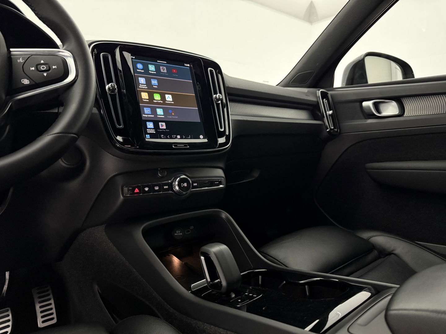 Volvo XC40 Recharge Twin Plus 408PK 78 kWh | SOH 94% | Snelladen | Camera | Adap. Cruise | Stoel/Stuur verw. | Trekh. | Carplay | Keyless