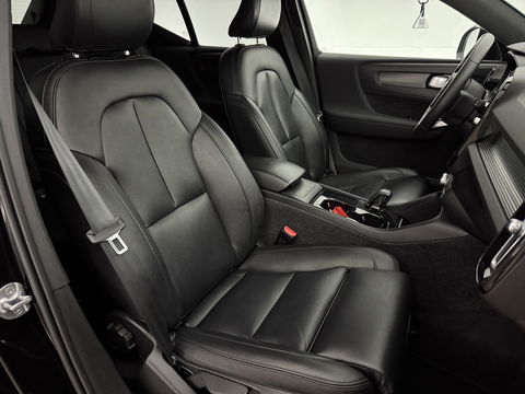 Volvo XC40 Recharge Twin Plus 408PK 78 kWh | SOH 94% | Snelladen | Camera | Adap. Cruise | Stoel/Stuur verw. | Trekh. | Carplay | Keyless