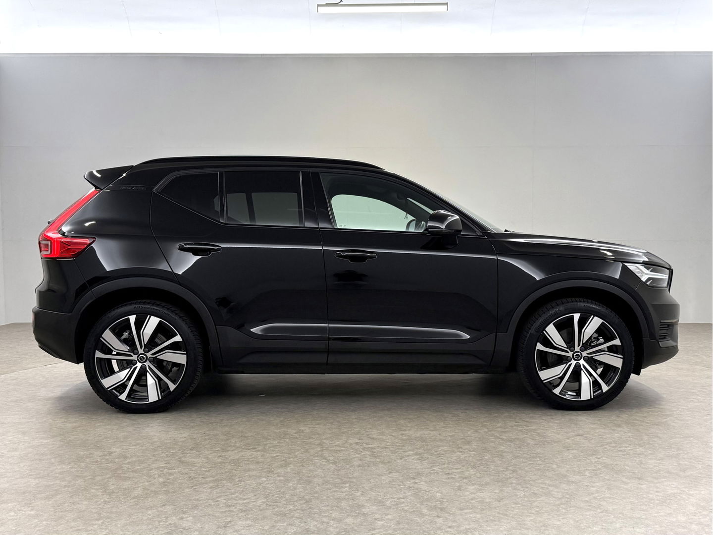 Volvo XC40 Recharge Twin Plus 408PK 78 kWh | SOH 94% | Snelladen | Camera | Adap. Cruise | Stoel/Stuur verw. | Trekh. | Carplay | Keyless