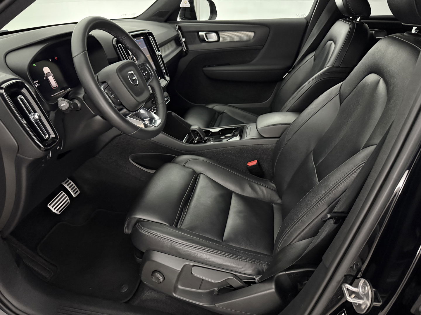 Volvo XC40 Recharge Twin Plus 408PK 78 kWh | SOH 94% | Snelladen | Camera | Adap. Cruise | Stoel/Stuur verw. | Trekh. | Carplay | Keyless