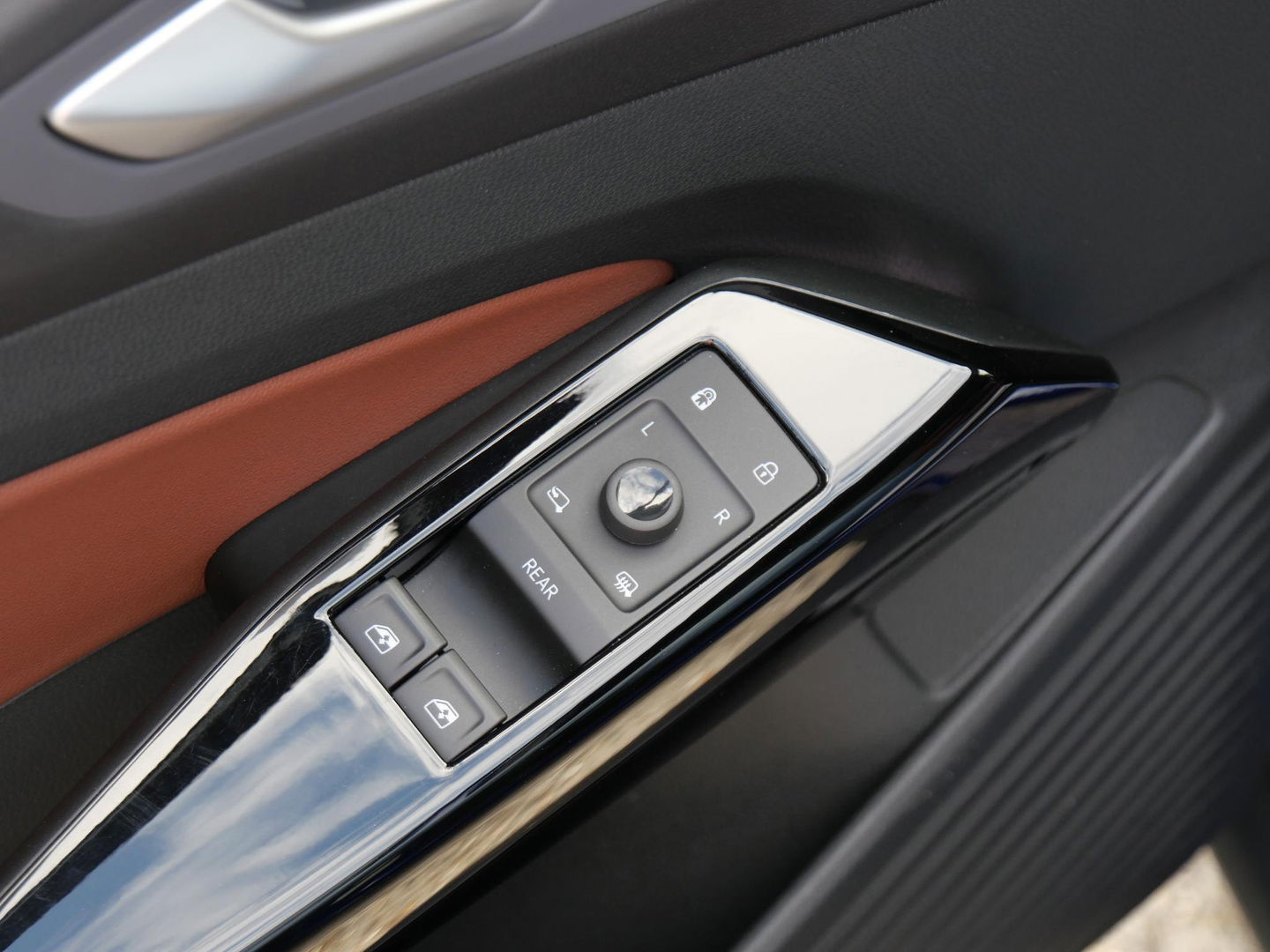 Volkswagen ID.4 1ST 77kWh/ TREKHAAK/ CAMERA/ LED KOPLAMPEN/ LUXE INTERIEUR